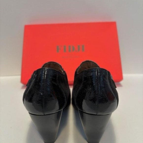 Fidji patent leather and suede pointed toe booties size 6 - Picture 3 of 9